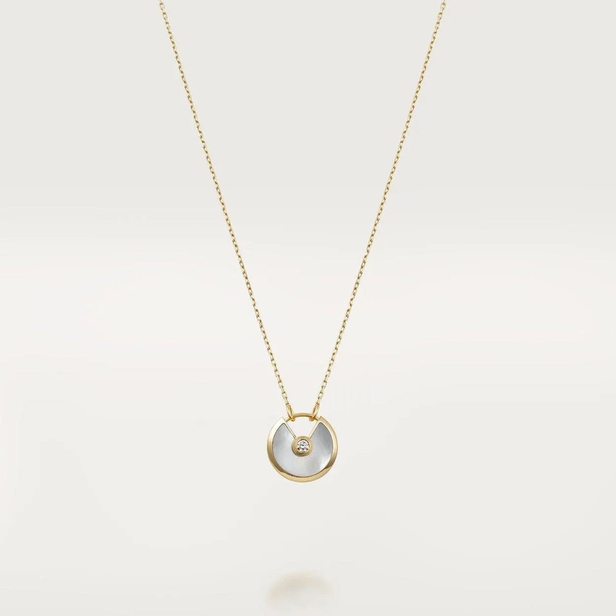 Amulet Necklace M4693