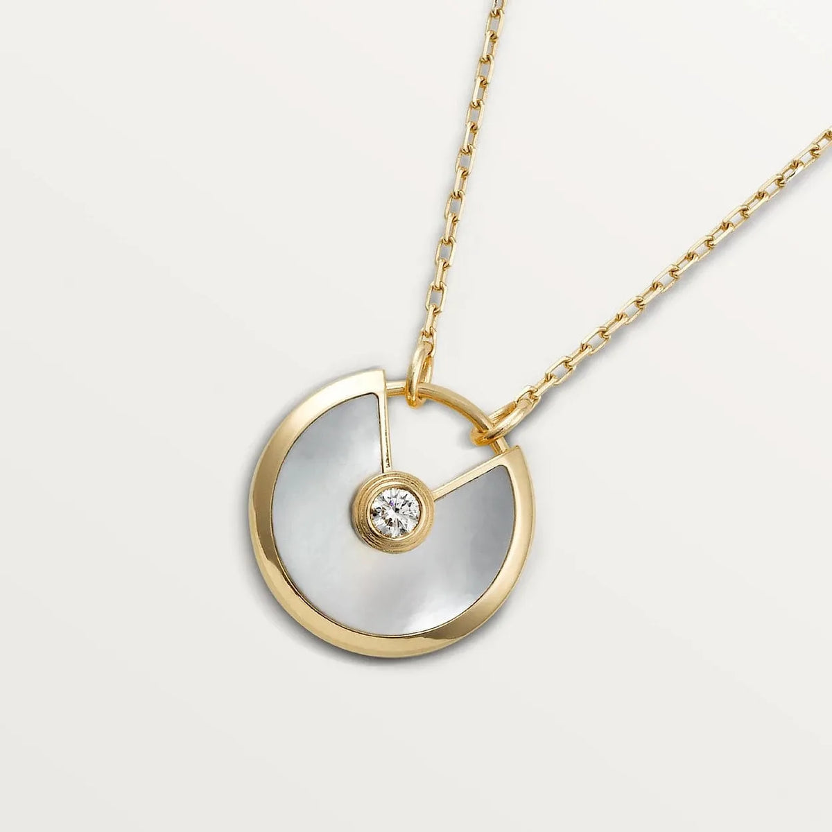 Amulet Necklace M4693