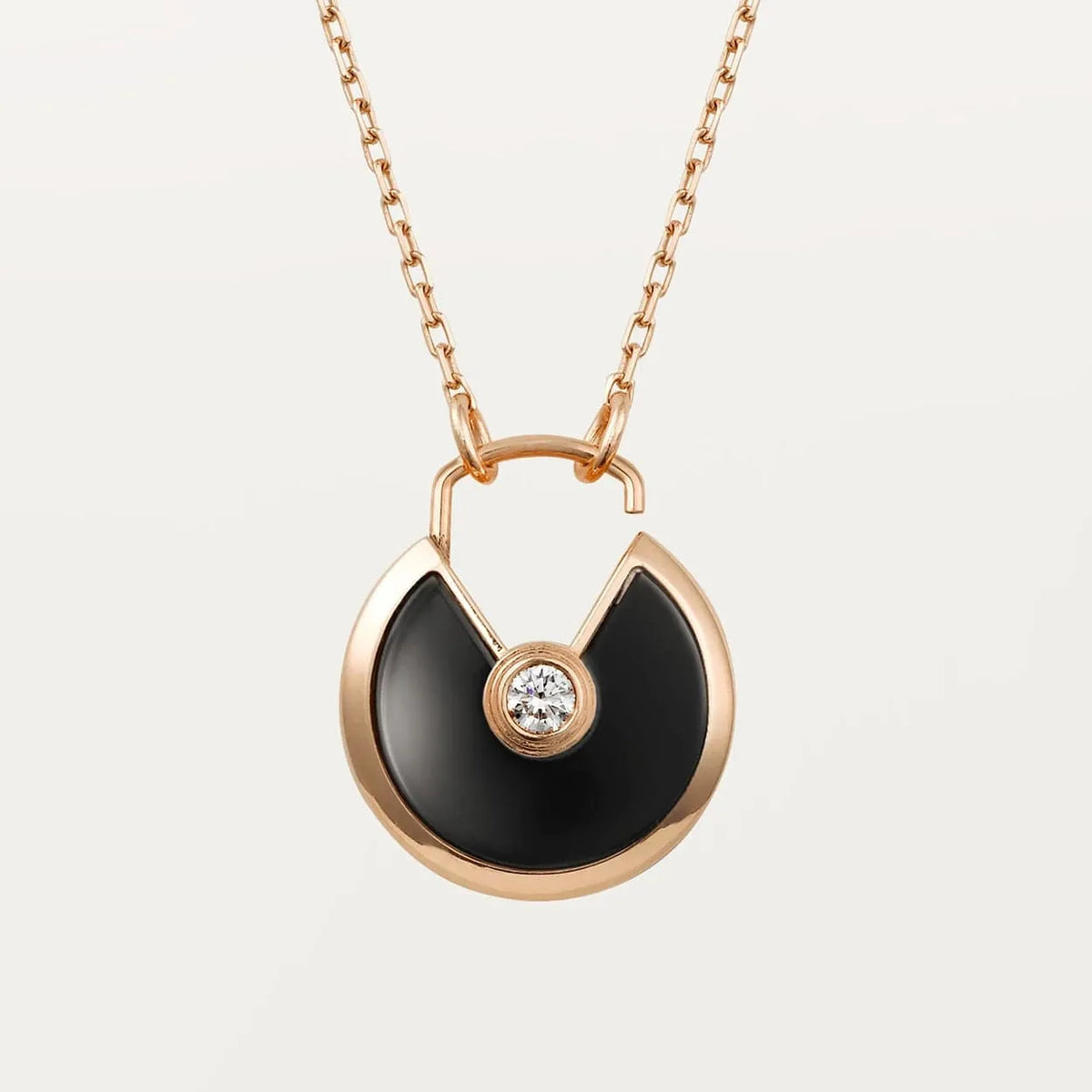 Amulet Necklace M4693
