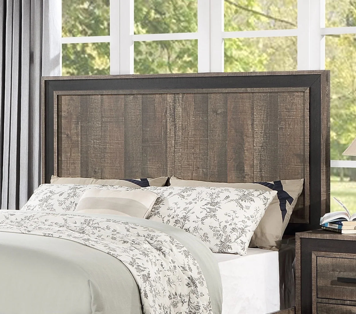 Queen Size Oak Bed R803