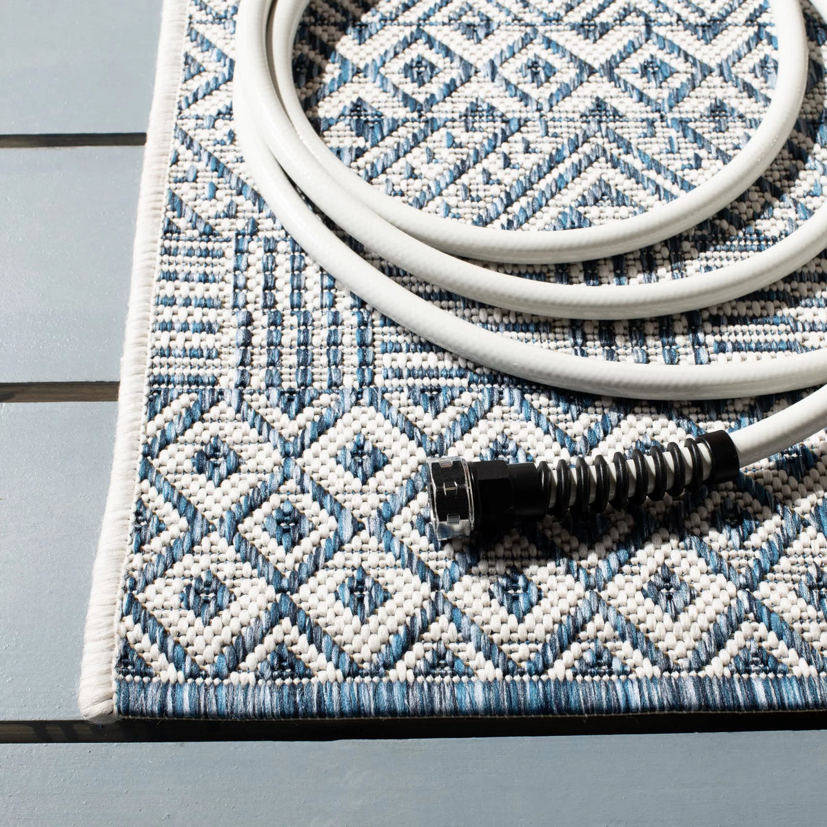 Blue/Navy Geometric Area Rug W422698